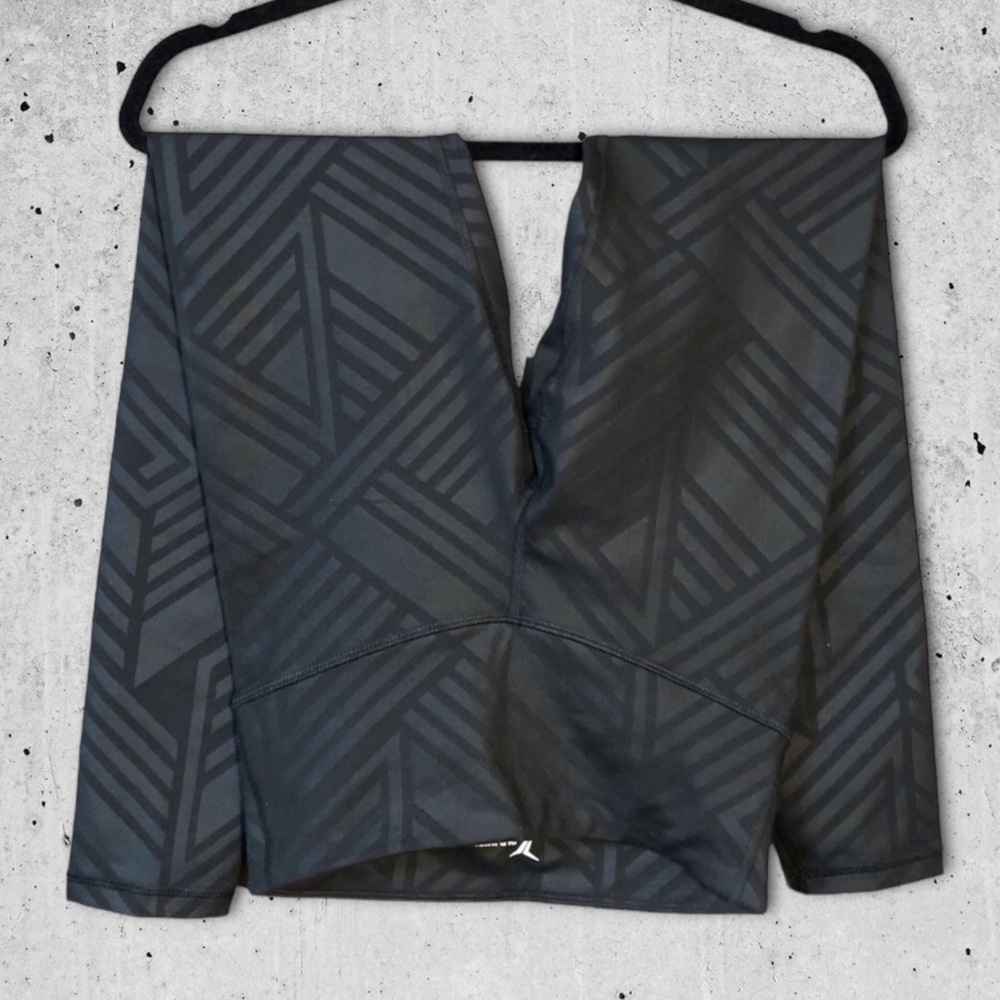 Old Navy • Go-Dry leggings